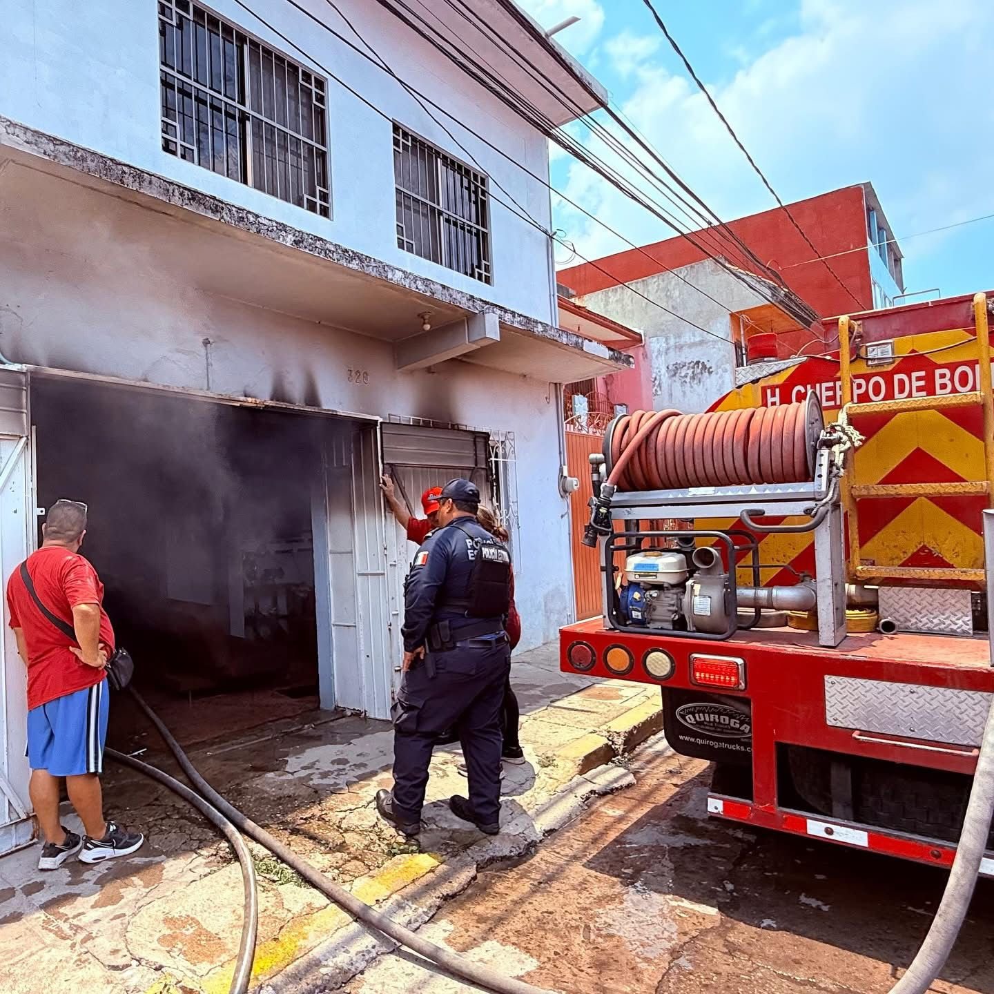 Bomberos controlan incendio en una vivienda de la colonia El Águila en ...