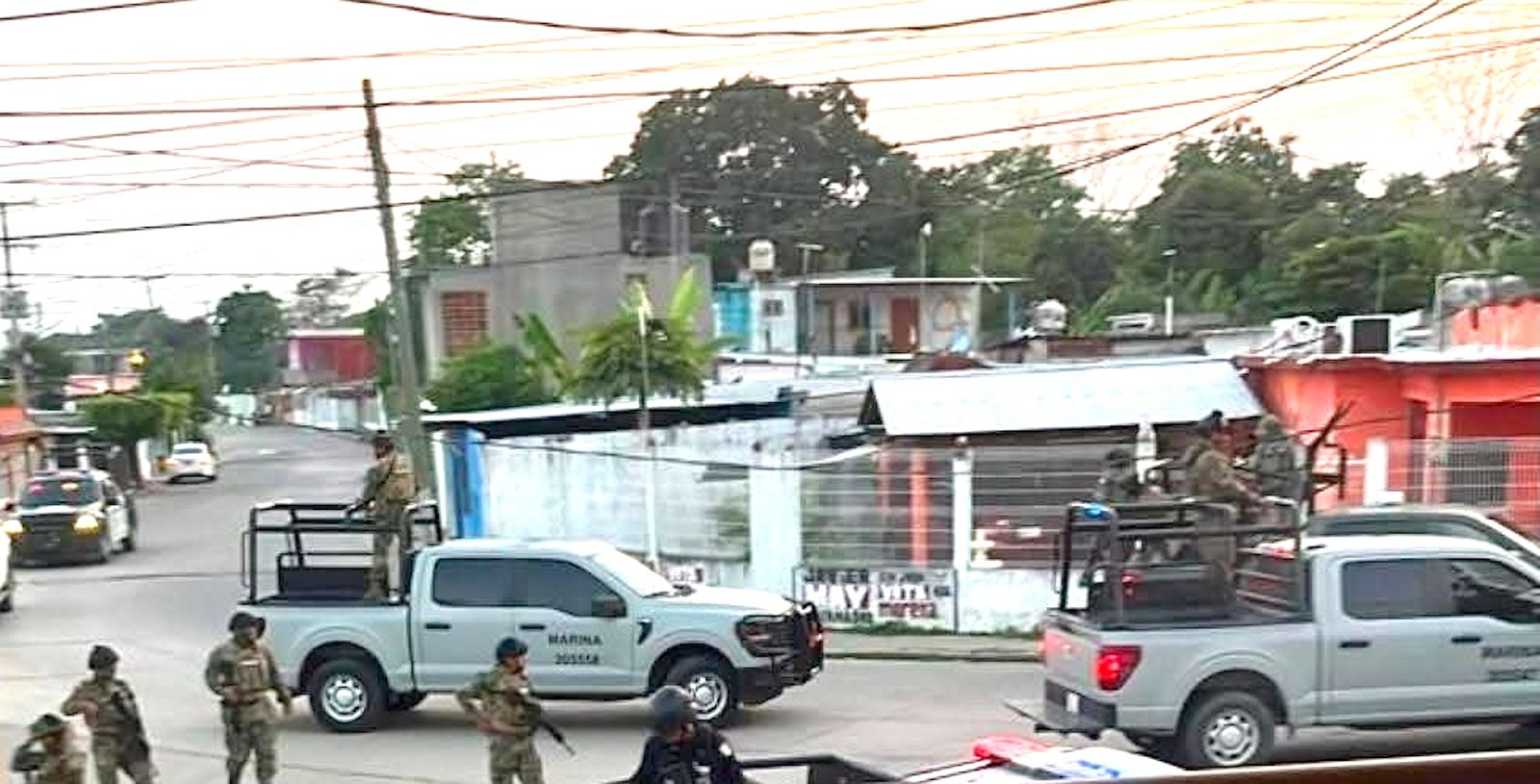 Fuerzas de seguridad federales y estatales implementaron un operativo en el poblado Tequila, Jalapa, donde fue atacado y murió un agente de la FGET